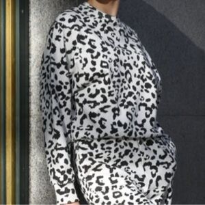 BRUNETTE THE LABEL - The SNOW LEOPARD Sweatshirt size XS/S